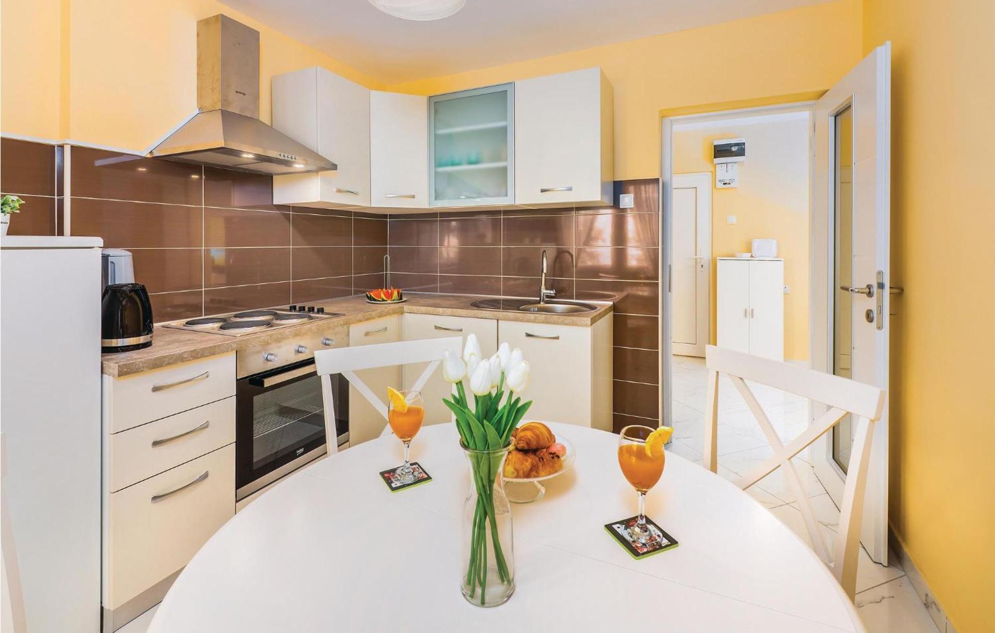 1 Bedroom Gorgeous Apartment In Opatija Exteriör bild