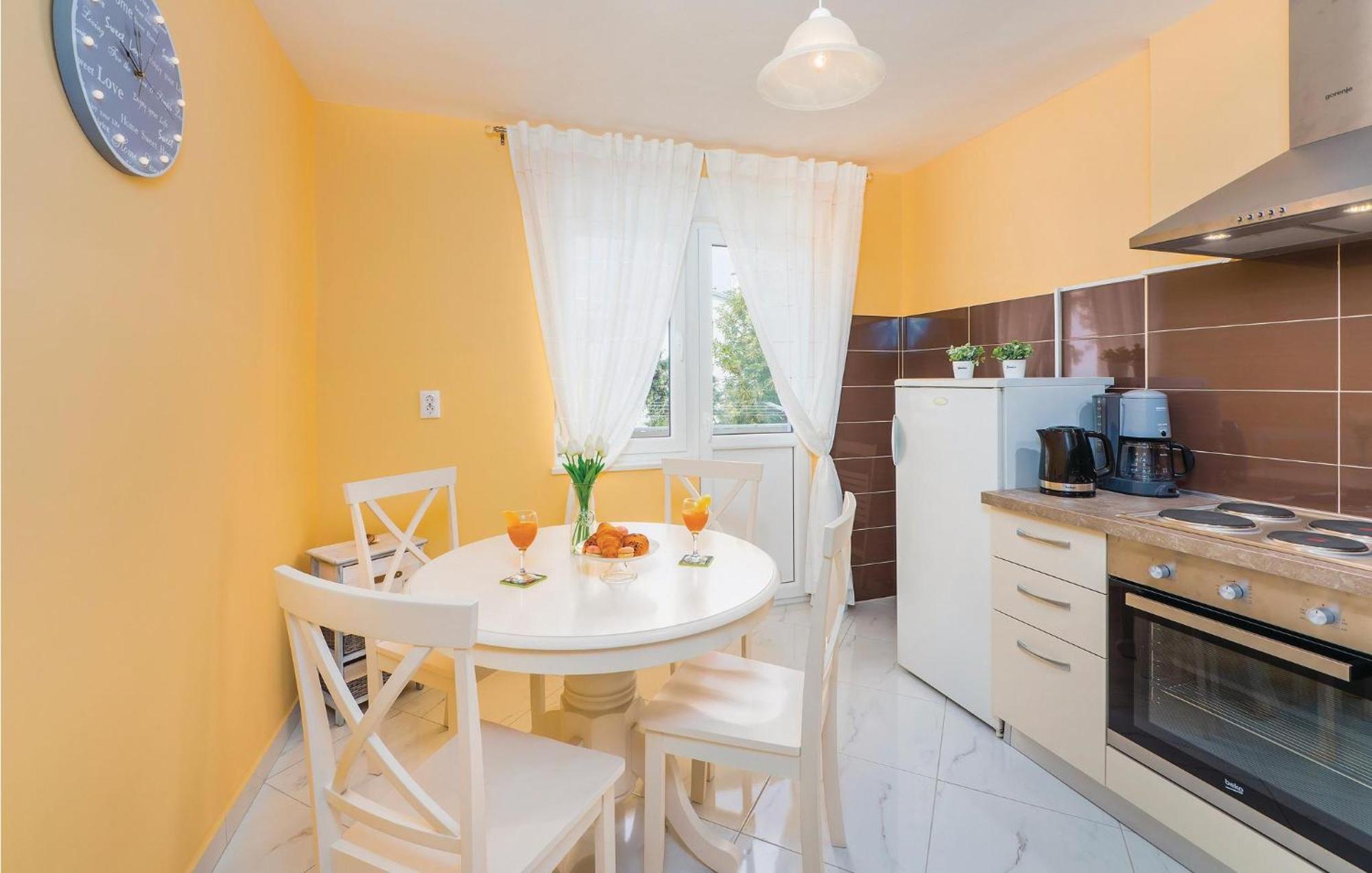 1 Bedroom Gorgeous Apartment In Opatija Exteriör bild