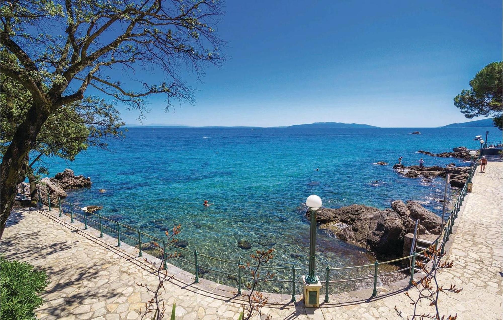 1 Bedroom Gorgeous Apartment In Opatija Exteriör bild