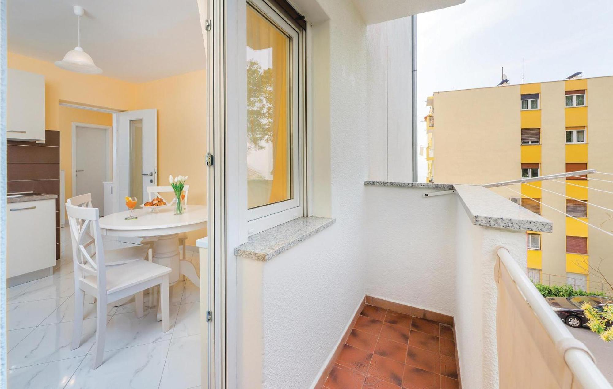 1 Bedroom Gorgeous Apartment In Opatija Exteriör bild