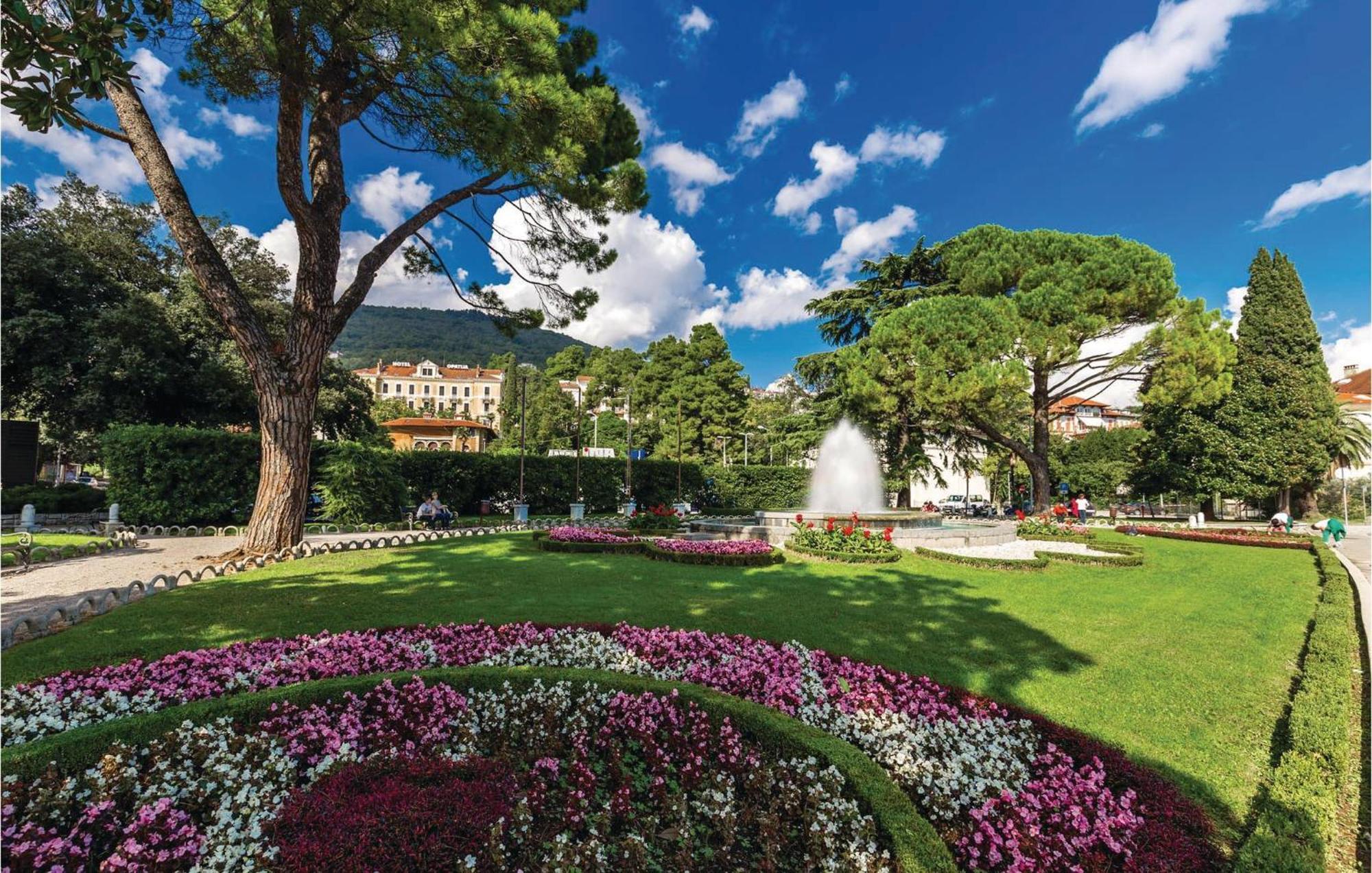 1 Bedroom Gorgeous Apartment In Opatija Exteriör bild