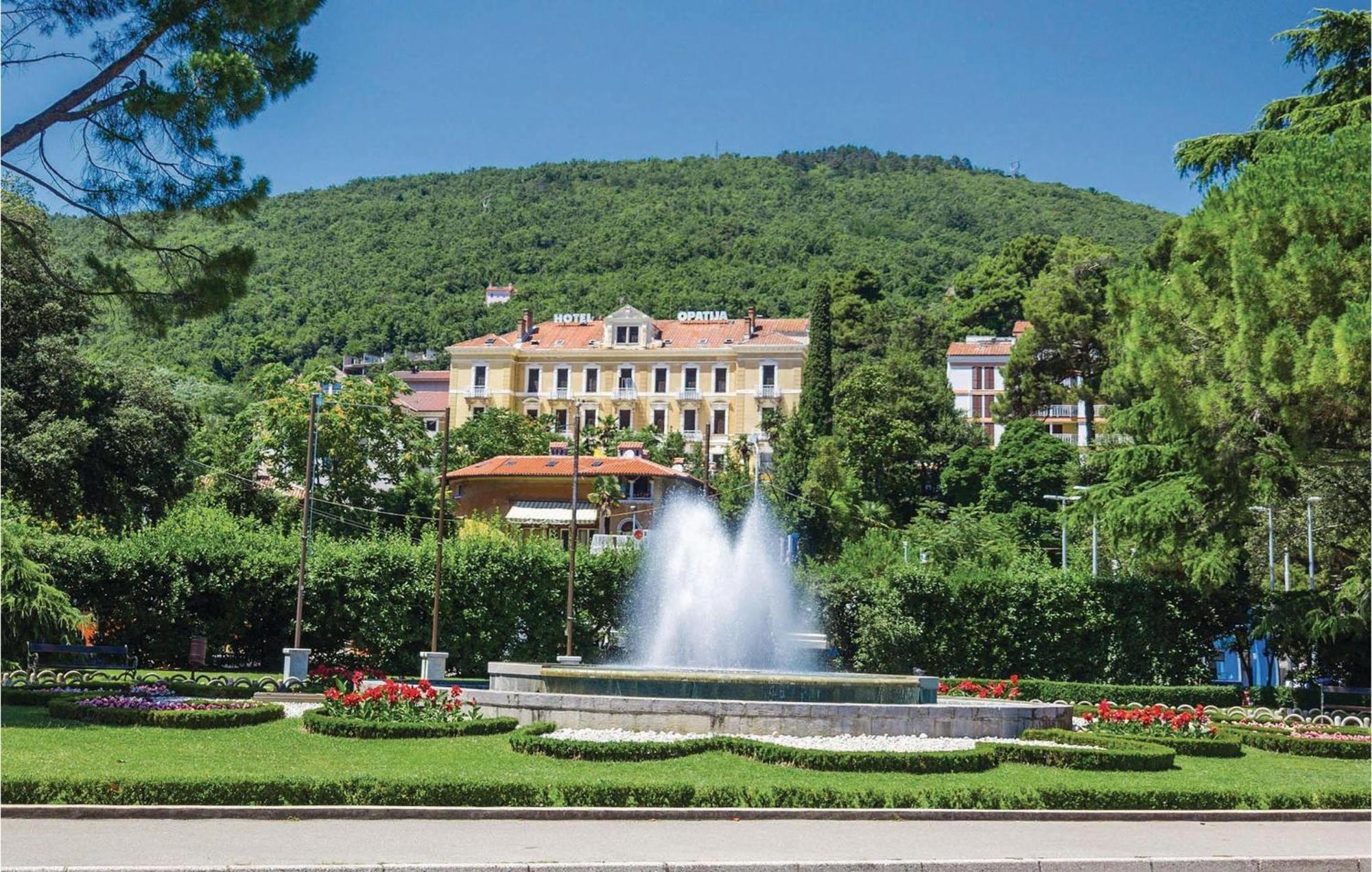 1 Bedroom Gorgeous Apartment In Opatija Exteriör bild